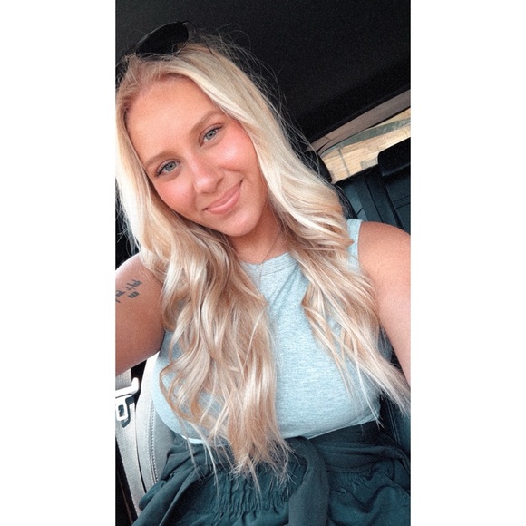Profile Picture of Tori Hebert (@tori_hebert) on Poshmark