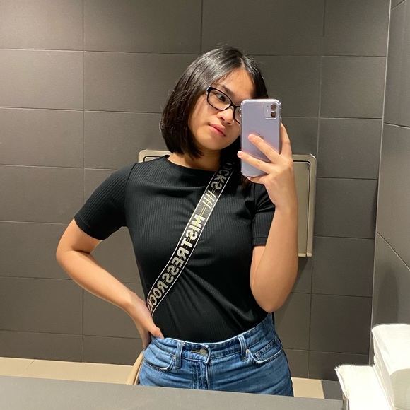 Profile Picture of Bianca Canlas (@lovedbybianca) on Poshmark