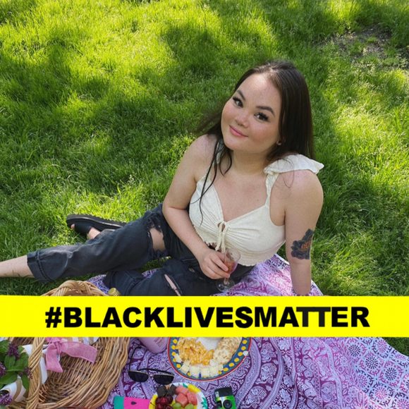 Profile Picture of Lola Wasik (@lolaelinka) on Poshmark