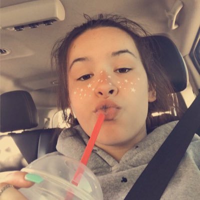 Profile Picture of 𝔒𝔩𝔦𝔳𝔦𝔞 🌞 (@OliviaBurden7) on Twitter