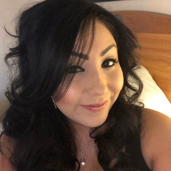 Profile Picture of Renee Cedillo (@serenityhope10) on Poshmark