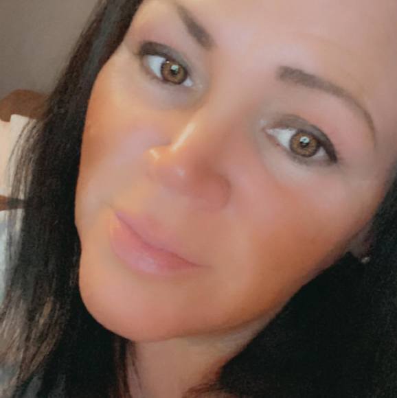 Profile Picture of Mandy Richards (@mandyrichards) on Poshmark