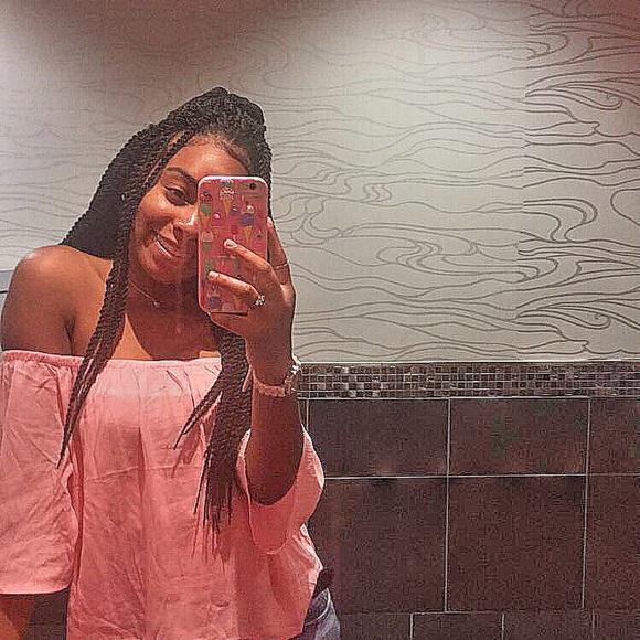 Profile Picture of Jasmine Grayson (@jassywassy56) on Poshmark