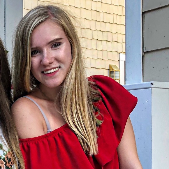 Profile Picture of Briana Gamber (@brianagamber) on Poshmark