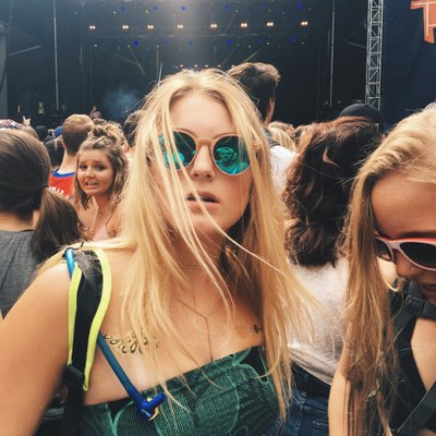 Profile Picture of Ju (@juliaholsinger) on Twitter