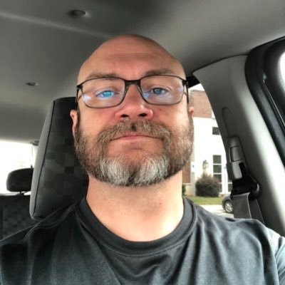 Profile Picture of Robert Layman (@prorob300) on Twitter