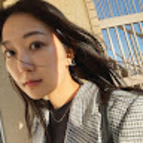 Profile Picture of Keneth Lyons (@varninazassika9) on Poshmark