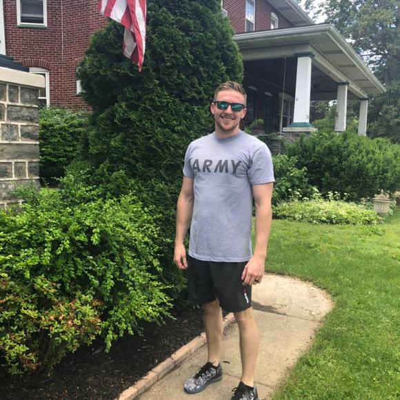 Profile Picture of Mitch Roberts (@mitchalmost172) on Poshmark