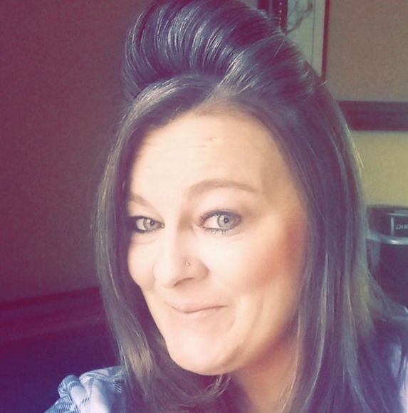Profile Picture of Cassy Foster (@cassy7386) on Poshmark