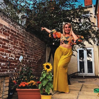 Profile Picture of Danielle Clare (@danielleleila_) on Twitter