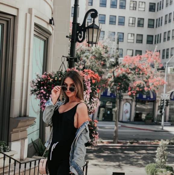 Profile Picture of Viktoria Marich (@marichv) on Poshmark