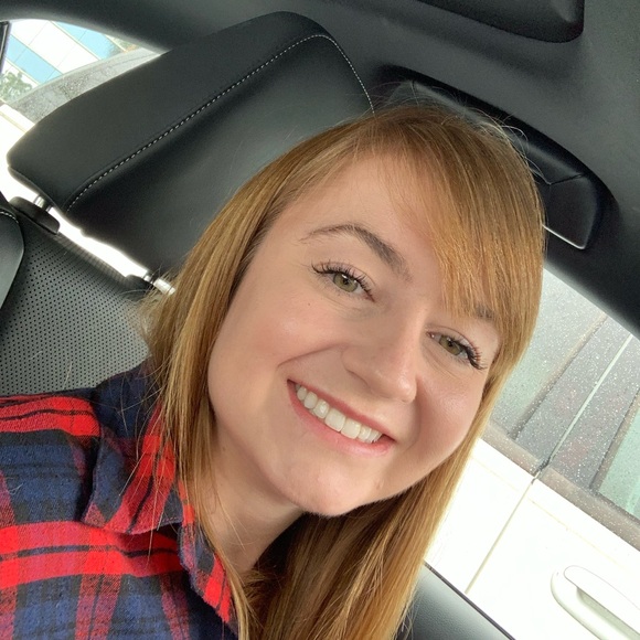 Profile Picture of Katie Newgard (@katienewgard94) on Poshmark