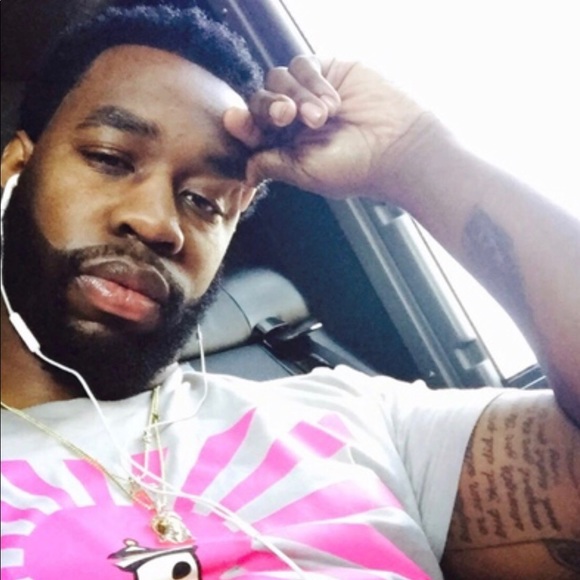 Profile Picture of David Hatter (@dhatterjr) on Poshmark