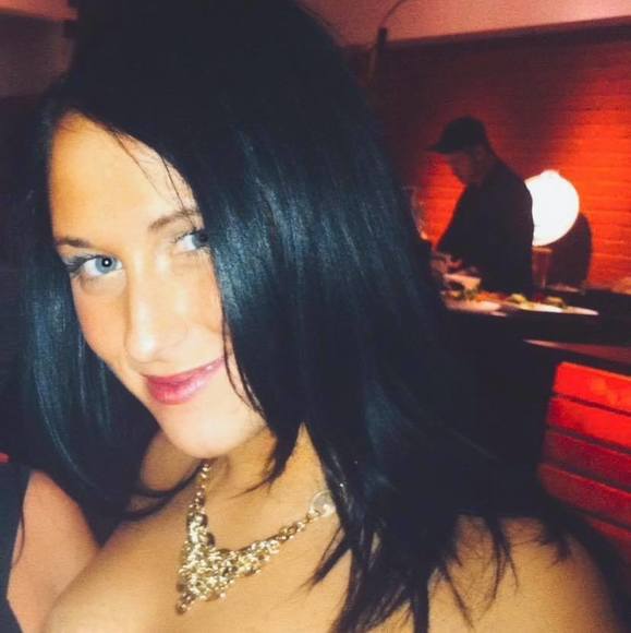 Profile Picture of Roxanne Proulx (@roxanneproul763) on Poshmark