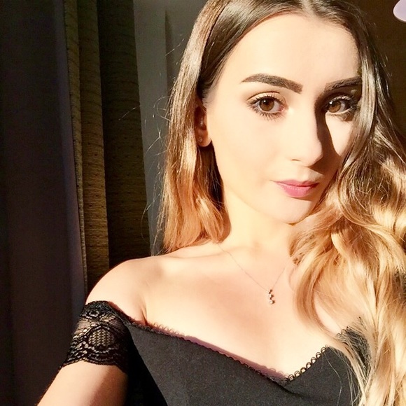 Profile Picture of Arielle Hart (@ajhartny) on Poshmark