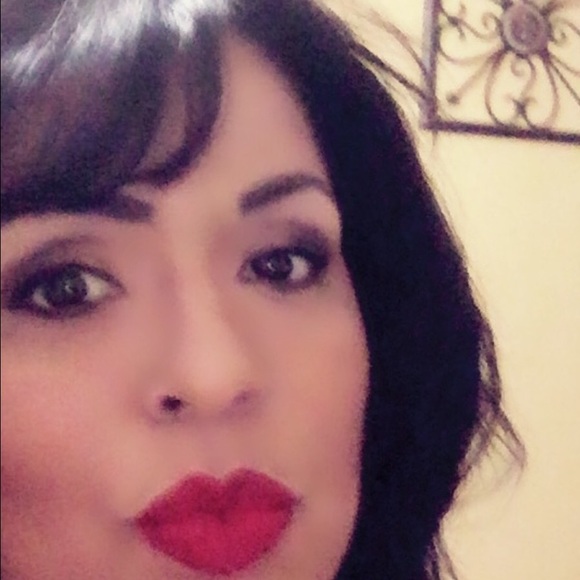 Profile Picture of Rosa Palos (@rossygaytan1) on Poshmark