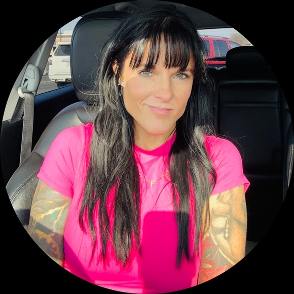 Profile Picture of Tosha Rumple (@toshrumple) on Poshmark