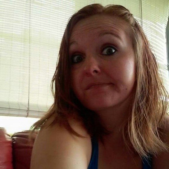 Profile Picture of Chanda Walker (@chandavenzke) on Poshmark