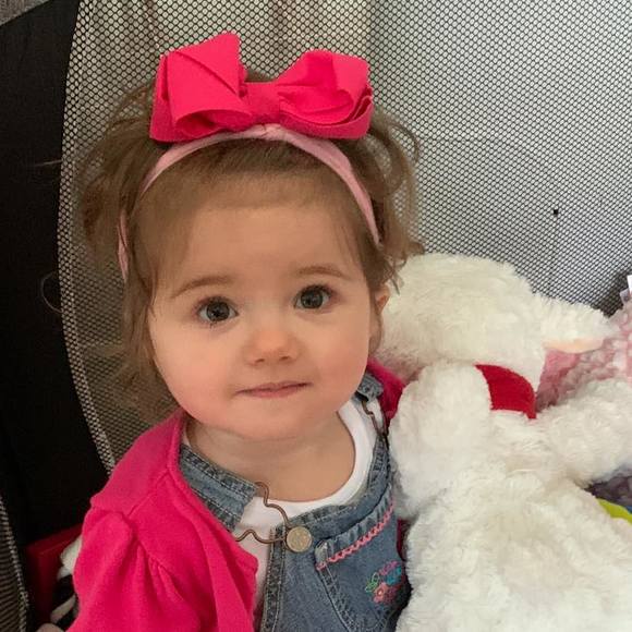 Profile Picture of Alexandra Rosu (@rosu_alexandra) on Poshmark