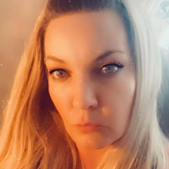 Profile Picture of Kaley Richardson (@kaleyrichardson) on Poshmark