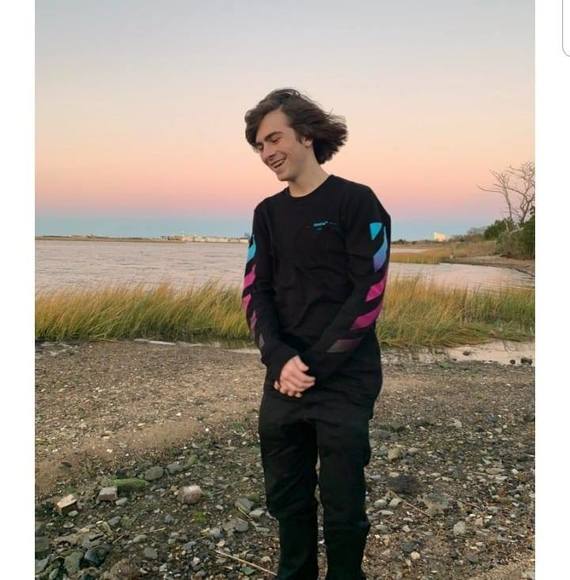 Profile Picture of Andrew Sylvester (@andrews517) on Poshmark