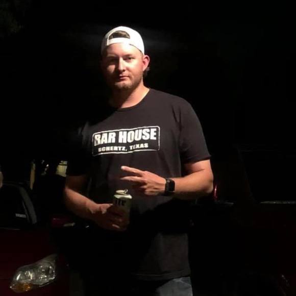 Profile Picture of Shawn Gibbs (@sdg220) on Poshmark