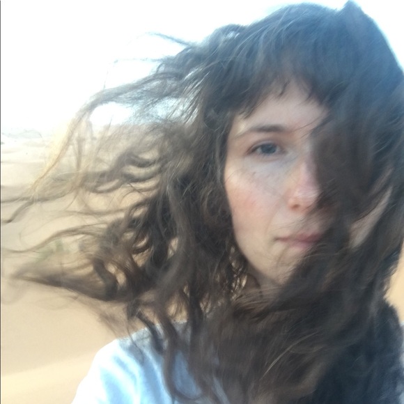 Profile Picture of Amanda Moriarty (@a_mor) on Poshmark