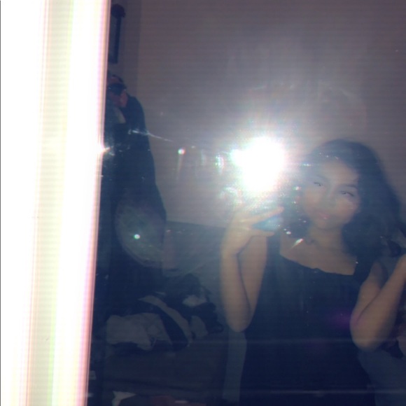 Profile Picture of Lucia Olivared (@luciaaoliv) on Poshmark