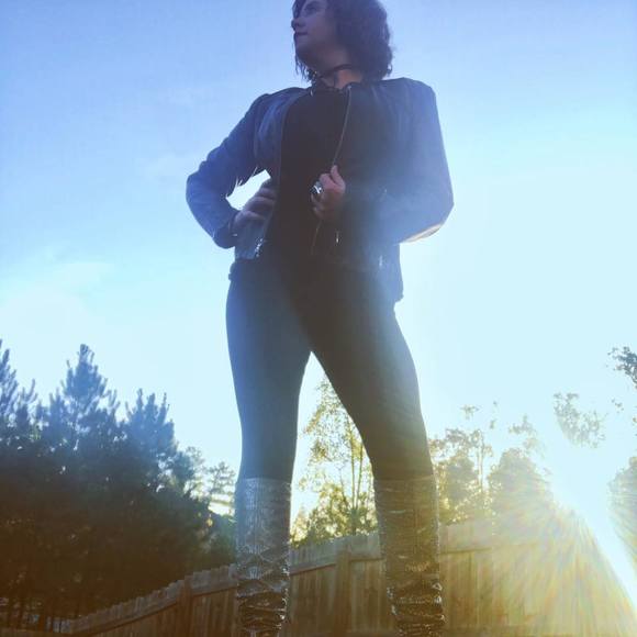 Danielle Shull - Poshmark Profile Picture of Danielle Shull (@parabella) on Poshmark