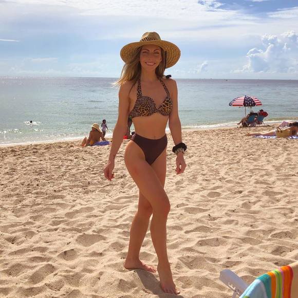 Liz Mcelaney - Poshmark Profile Picture of Liz Mcelaney (@lizzybear88) on Poshmark