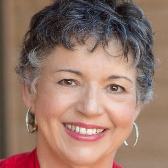 Profile Picture of Paula Sturgeon (@gimpygal) on Poshmark