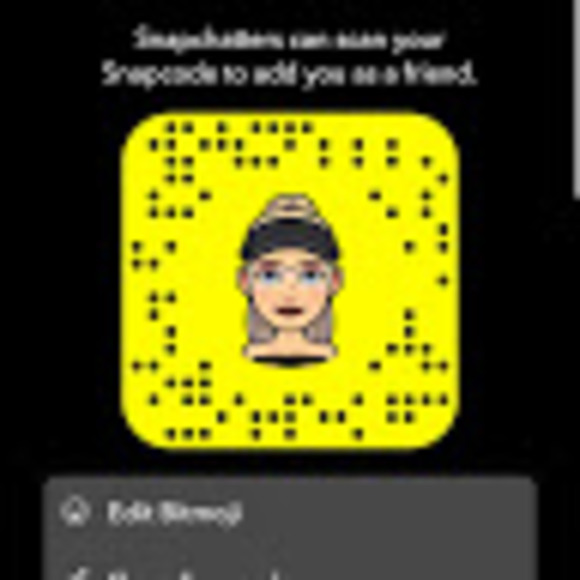 Profile Picture of Chloe Mckay (@chloemckay2008) on Poshmark