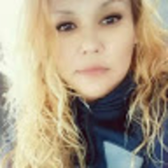 Profile Picture of Bae Neetz (@baeneetz) on Poshmark