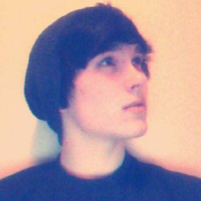 Profile Picture of Jesse Broome (@ZombiiSuckerzz) on Twitter