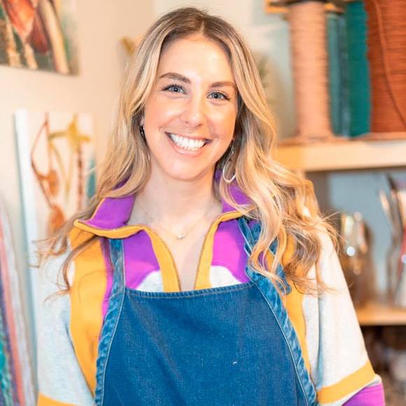 Profile Picture of Amy Zwikel (@amysclosetfinds) on Poshmark