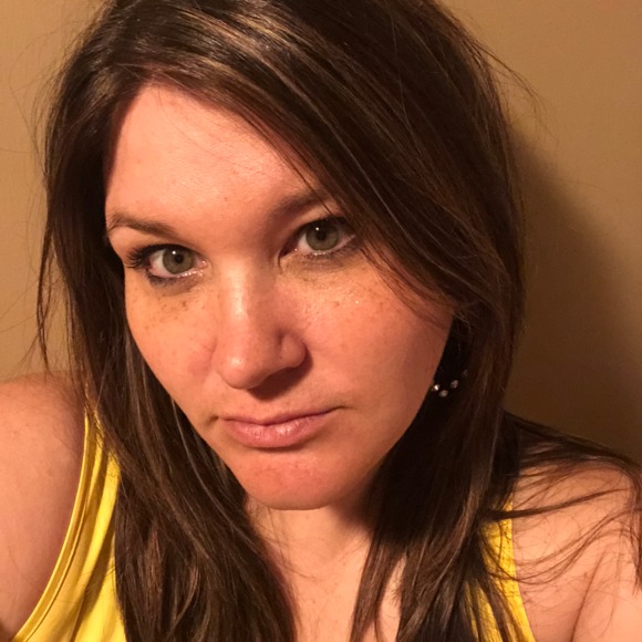 Profile Picture of Patty Vaske (@pattyvaske) on Poshmark