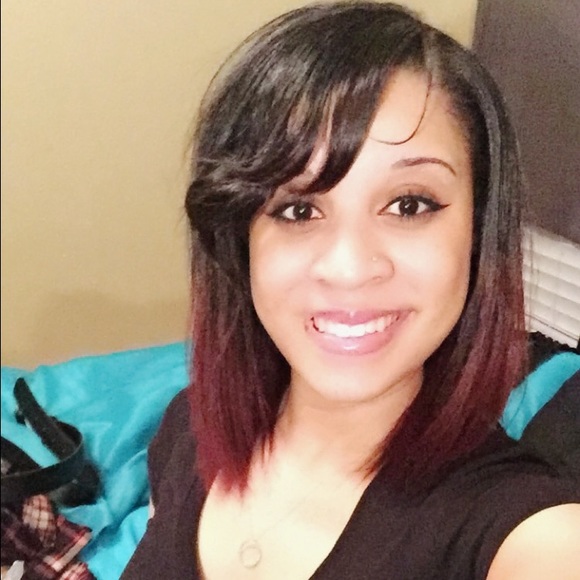 Profile Picture of Markesia Tubbs (@lightbright21) on Poshmark