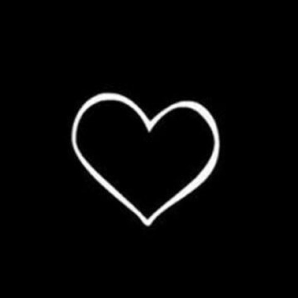 Ashley Vivian - Poshmark Profile Picture of Ashley Vivian (@ashl3yy2) on Poshmark