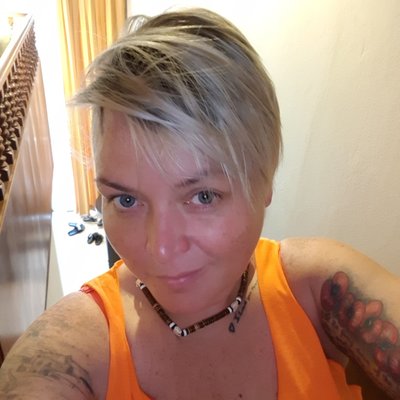 Profile Picture of Rebecca Carver (@RcRebecca1982) on Twitter