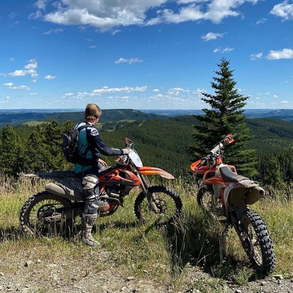 Profile Picture of Adam Bremner (@adambremner) on Poshmark