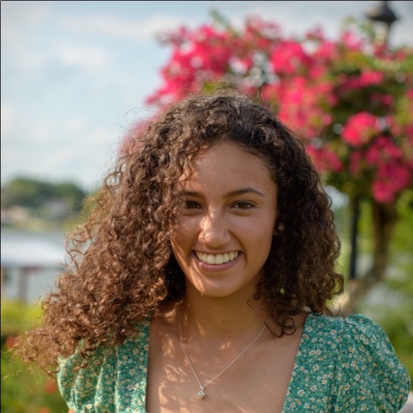 Profile Picture of Aviana Capretti (@acap11) on Poshmark