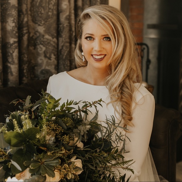 Profile Picture of Molly Loechler (@mollyloechler) on Poshmark