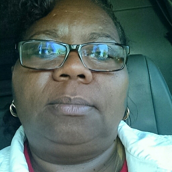 Profile Picture of Caldonia Carter (@mrscald63) on Poshmark