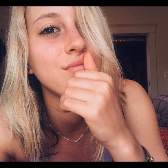 Profile Picture of Julia Campagna (@juliafaye07) on Poshmark