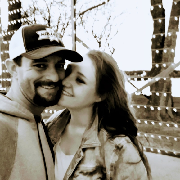 Profile Picture of Tori Parrish (@toriparrish) on Poshmark