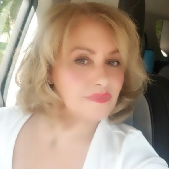 Profile Picture of Filomena Rego (@rodeored123) on Poshmark