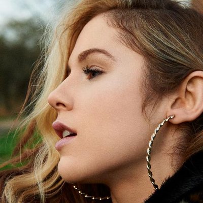 Profile Picture of KATY B (@KatyB) on Twitter