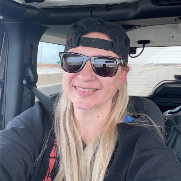 Profile Picture of Amanda Reckmann (@areckmann) on Poshmark