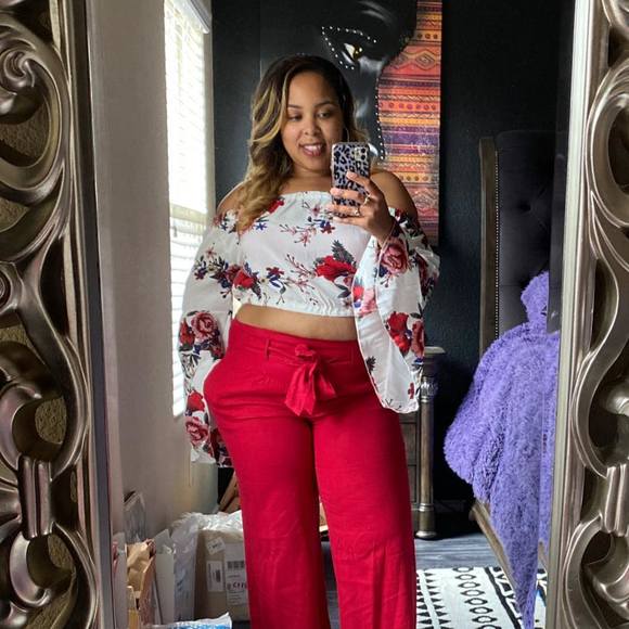 Profile Picture of Tiffany Gates (@tiffyshae06) on Poshmark