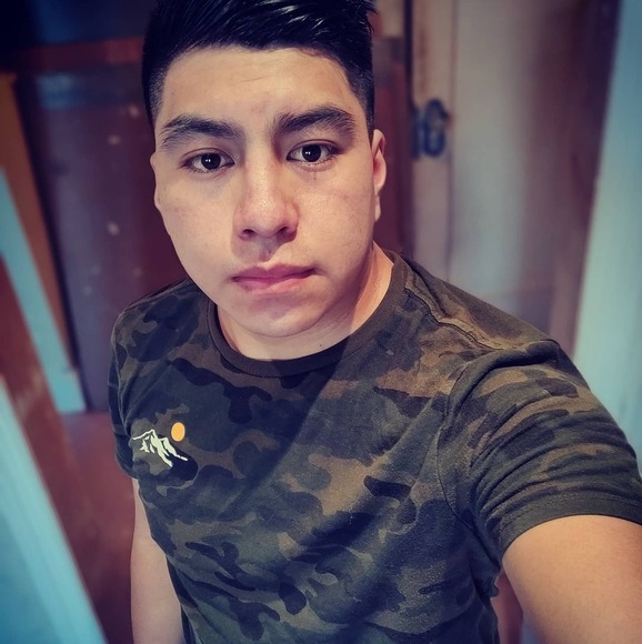 Anibal Rosales - Poshmark Profile Picture of Anibal Rosales (@anibalrosales) on Poshmark